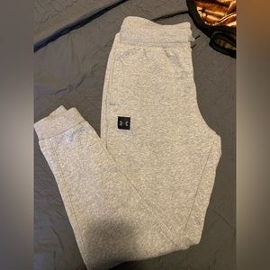 Mens UA joggers
